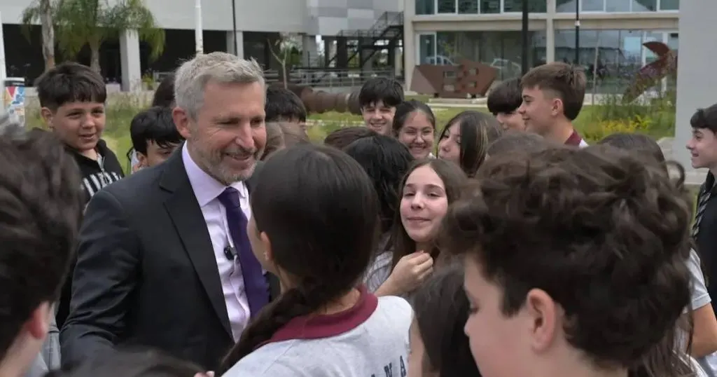 Frigerio compartió con jóvenes un encuentro para promover el cuidado de la salud mental