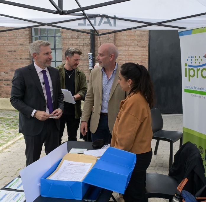 Frigerio compartió con jóvenes un encuentro para promover el cuidado de la salud mental