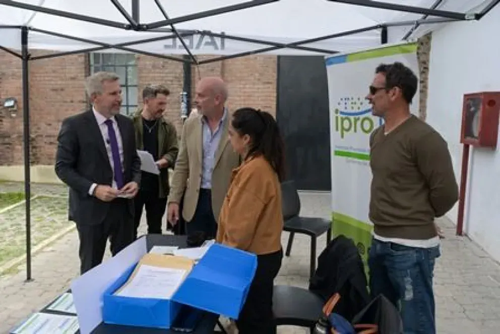 Frigerio compartió con jóvenes un encuentro para promover el cuidado de la salud mental