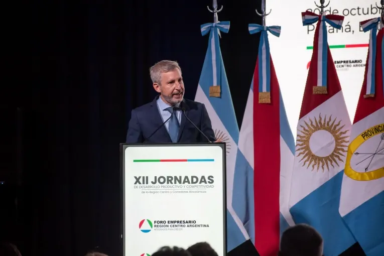 # Frigerio cuestionó votar cinco veces en un año y reclamó la cesión de rutas nacionales