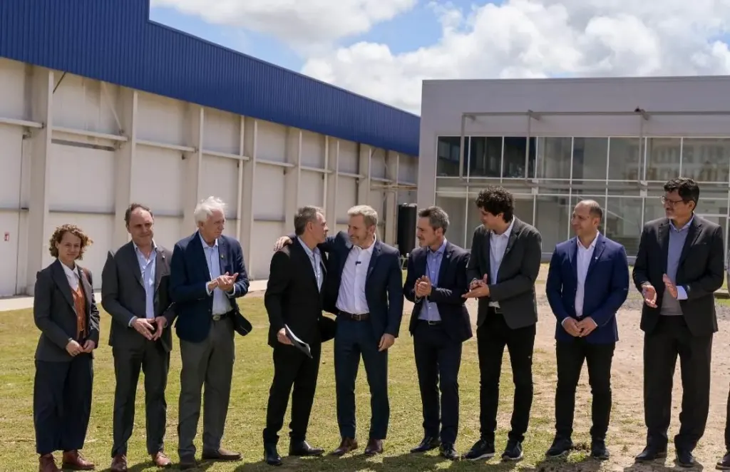Frigerio entregó la adhesión al rini a calisa 2 que invirtió 45 millones de dólares para ampliar su capacidad productiva en entre ríos