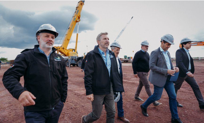 Frigerio entregó la adhesión al RINI a PTP Argentina, que invertirá 16 millones de dólares en el Puerto de Ibicuy