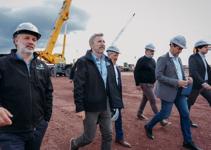 Frigerio entregó la adhesión al RINI a PTP Argentina, que invertirá 16 millones de dólares en el puerto de Ibicuy