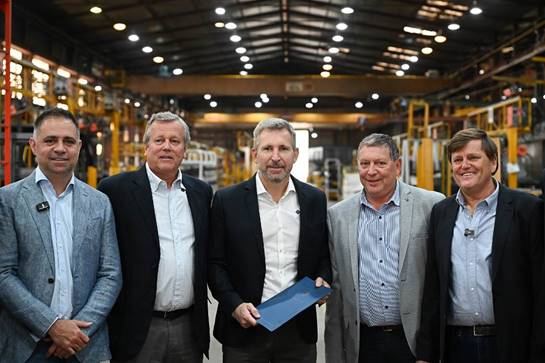 Frigerio entregó la adhesión al rini a una metalúrgica de Gualeguaychú que proyecta invertir 9.500 millones
