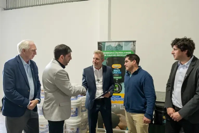 Frigerio entregó una nueva certificación del RINI al destacar el crecimiento de Nogopaint