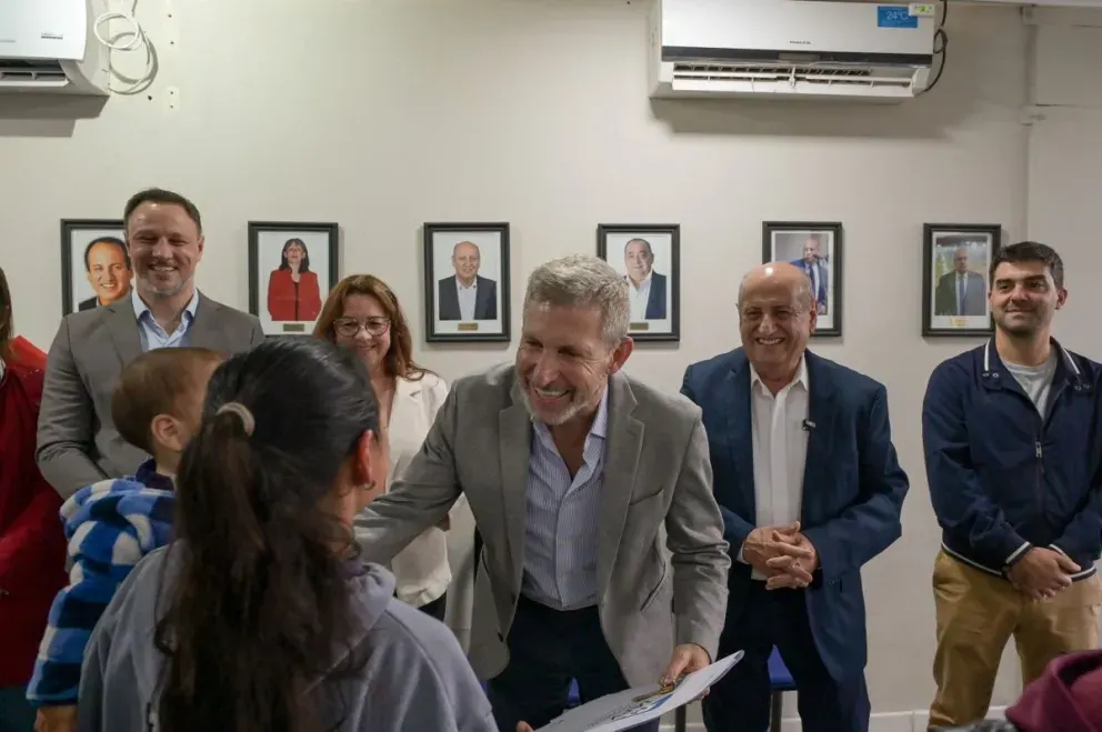 Frigerio entregó viviendas en Santa Elena
