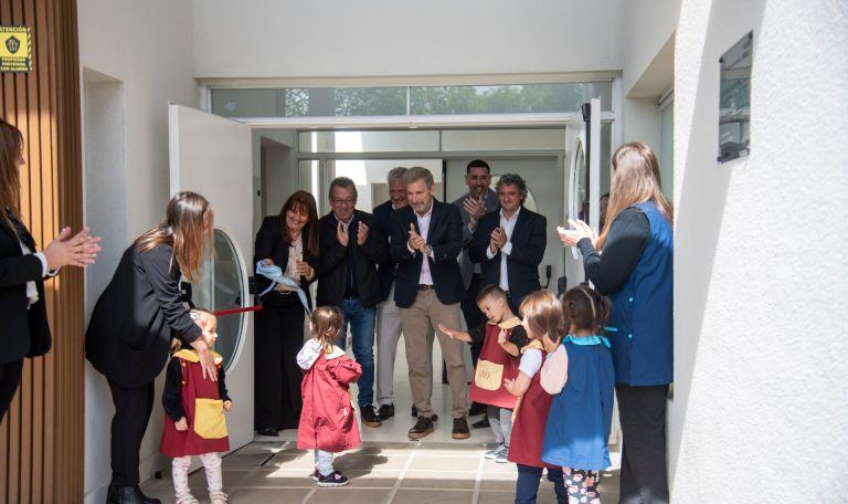 Frigerio inauguró obras educativas y recorrió trabajos de infraestructura en Federación