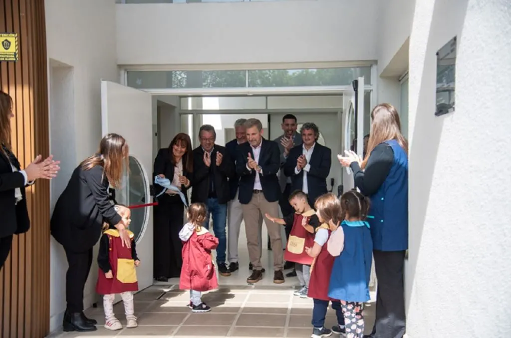 Frigerio inauguró obras educativas y recorrió trabajos de infraestructura en Federación