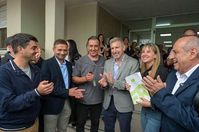 Frigerio inauguró obras en el hospital de Santa Elena y entregó una ambulancia