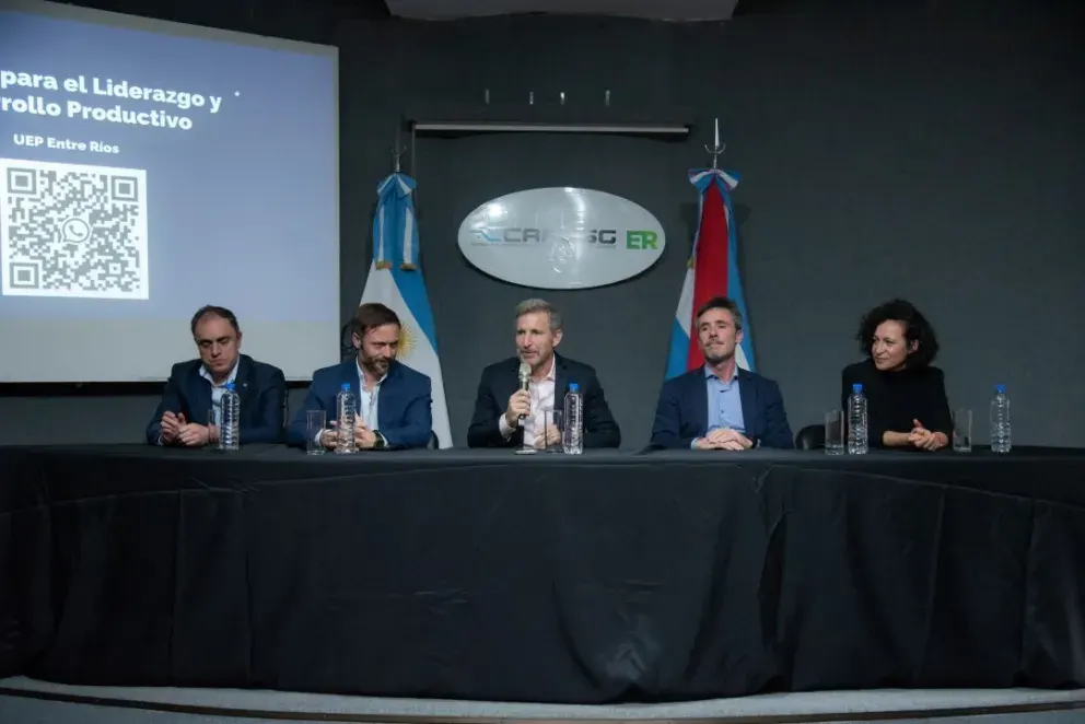 Frigerio participó de una jornada para impulsar el desarrollo productivo y financiero de mujeres entrerrianas
