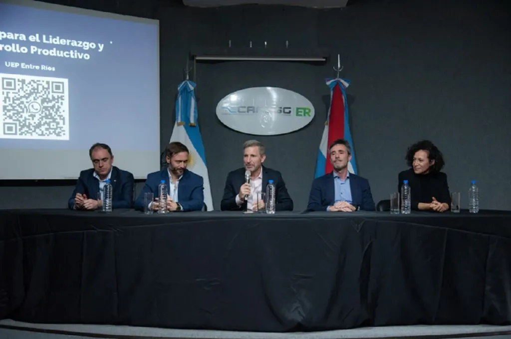 Frigerio participó de una jornada para impulsar el desarrollo productivo y financiero de mujeres entrerrianas