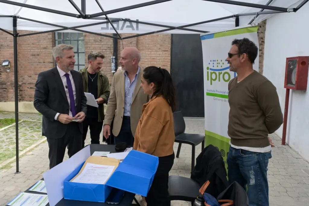 Frigerio participó de una jornada sobre salud mental junto a adolescentes y realizó un llamado a las familias