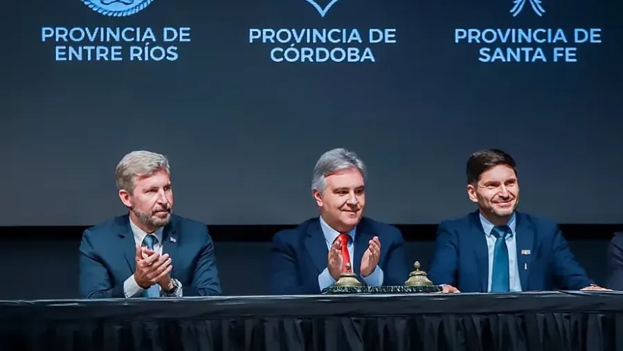 Frigerio recibe a Pullaro y Llaryora en Paraná: se reúnen este martes en el Centro Provincial de Convenciones