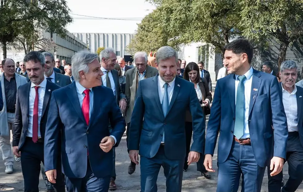 Frigerio recibe a Pullaro y Llaryora en Paraná