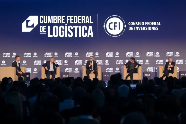 Frigerio reclamó cambios impositivos y destacó las obras portuarias y viales para Entre Ríos