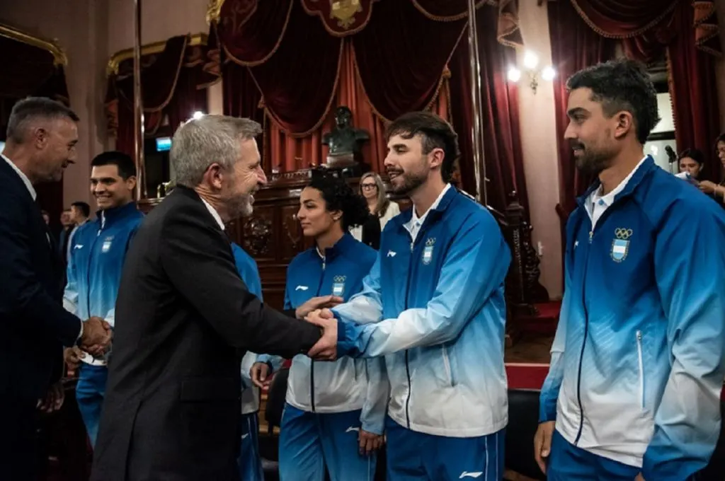 Frigerio reconoció a los deportistas entrerrianos que representaron al país en los Juegos Suramericanos