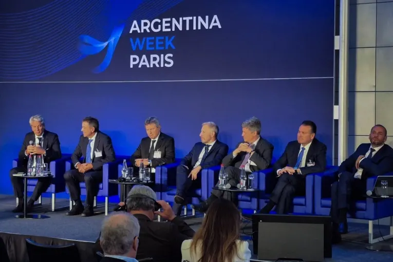 Frigerio remarcó en Francia «el costo competitivo» de la tierra de Entre Ríos