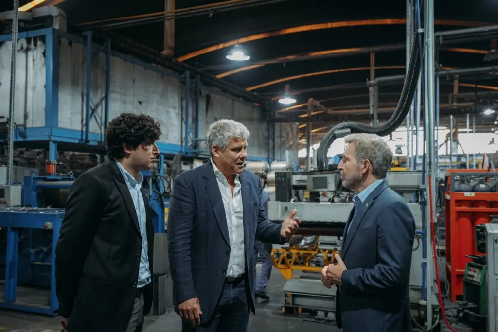 Frigerio visitó Longvie en su 108º aniversario y reconoció su labor en Entre Ríos: «Siguen creciendo y apostando»