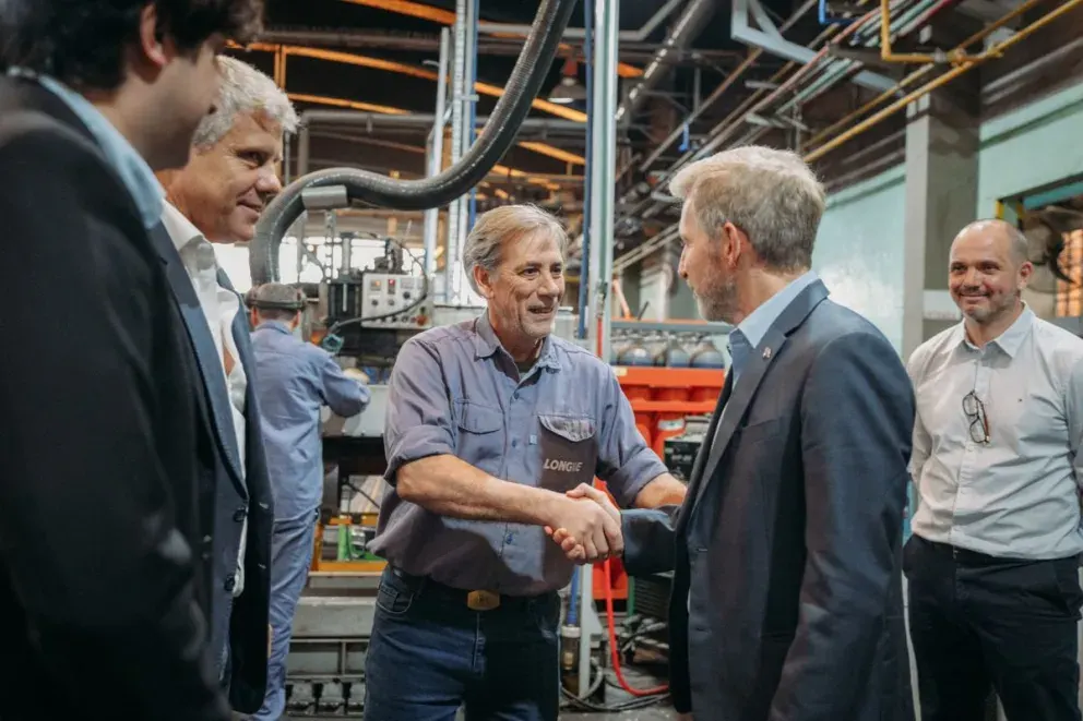 Frigerio visitó Longvie, una empresa con 108 años que continúa invirtiendo en Entre Ríos