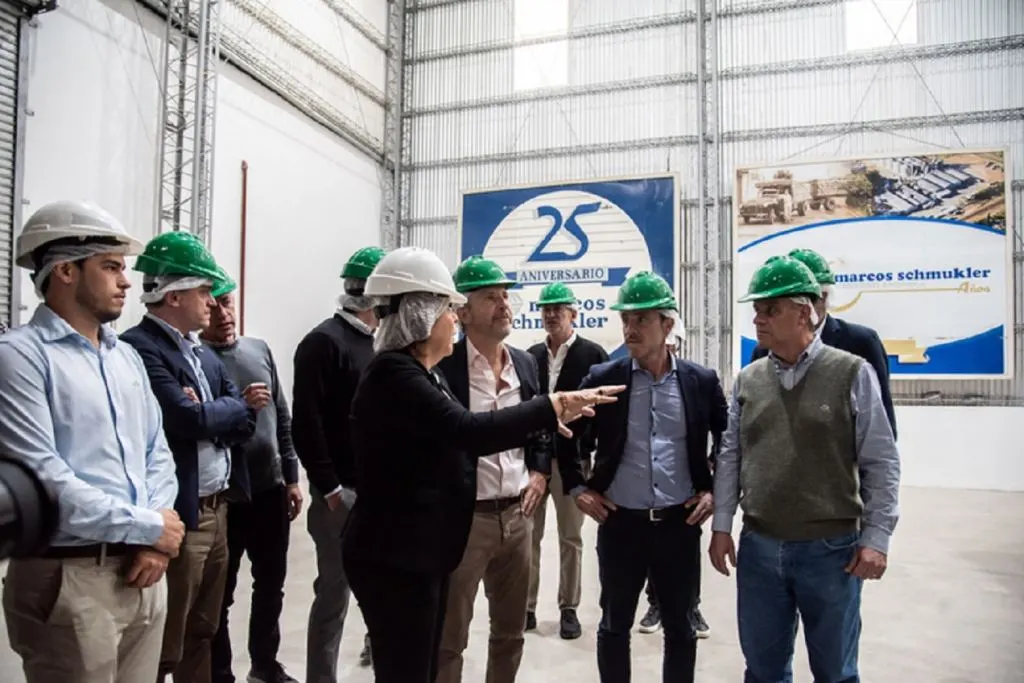 Frigerio visitó una empresa arrocera de San Salvador que amplía su capacidad productiva con financiamiento del CFI