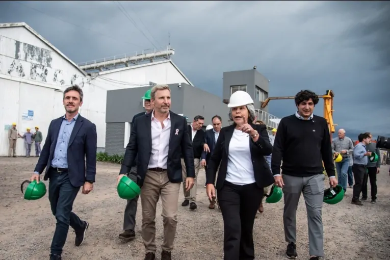 Frigerio visitó una empresa arrocera de San Salvador que amplía su capacidad productiva