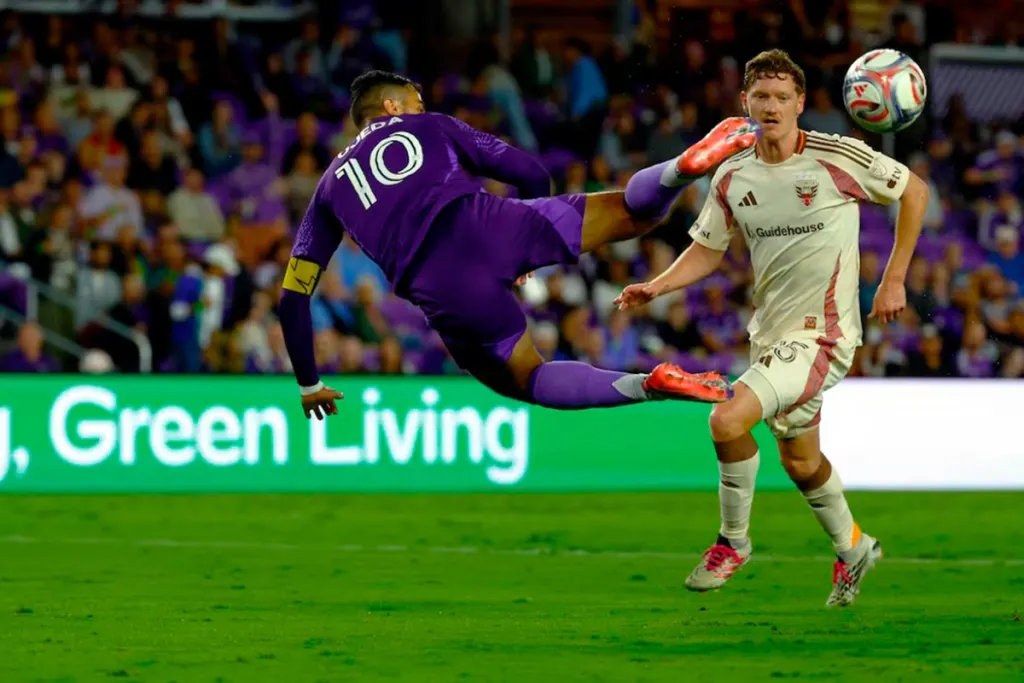 “Fue una noche espectacular”, dijo el entrerriano que hizo un gol de escorpión en la MLS