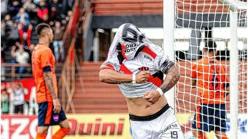 Gonzalo Salega: «Jugamos una final y merecidamente nos quedamos con los tres puntos»