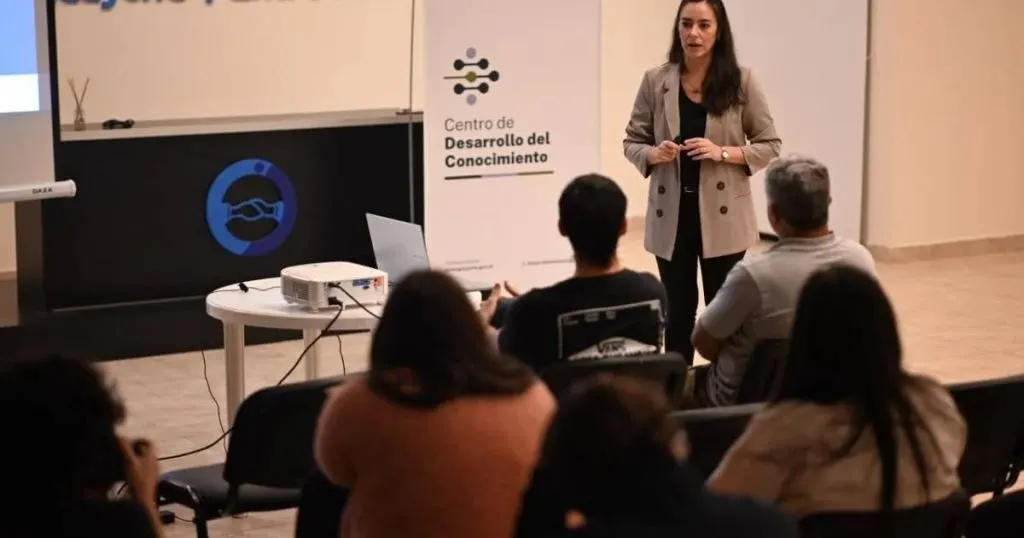 Gualeguaychú fue sede de una capacitación para emprendedores y empresas que buscan exportar
