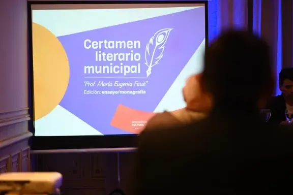 Guillermo Martínez obtuvo el primer premio del Certamen Literario Municipal