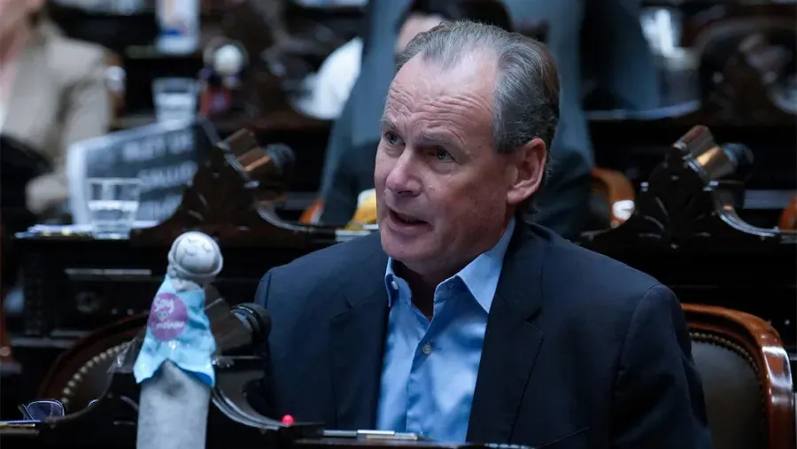 Gustavo Bordet cuestionó al oficialismo por frenar las iniciativas que alivian el endeudamiento familiar