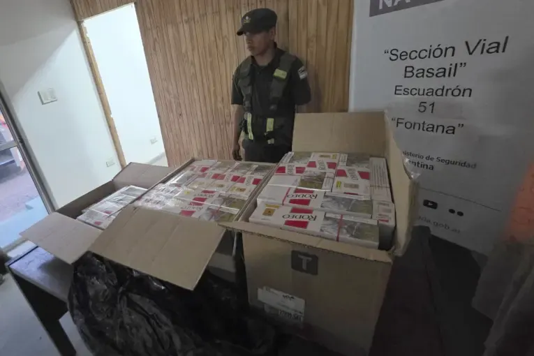 Hallaron 1.000 atados de cigarrillos de contrabando en un colectivo de larga distancia