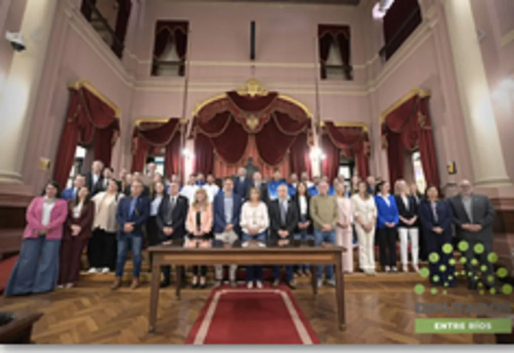 Hein encabezó un homenaje a deportistas entrerrianos que participaron en los Juegos Suramericanos