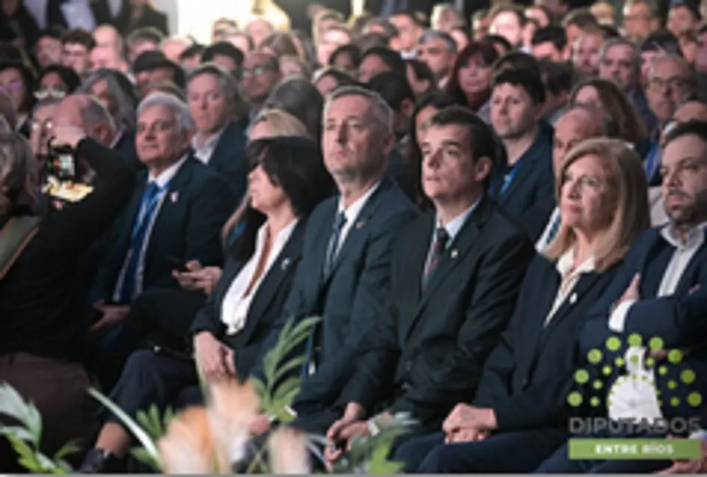 Hein participó de la apertura de las Jornadas de Desarrollo y Competitividad de la Región Centro en Paraná