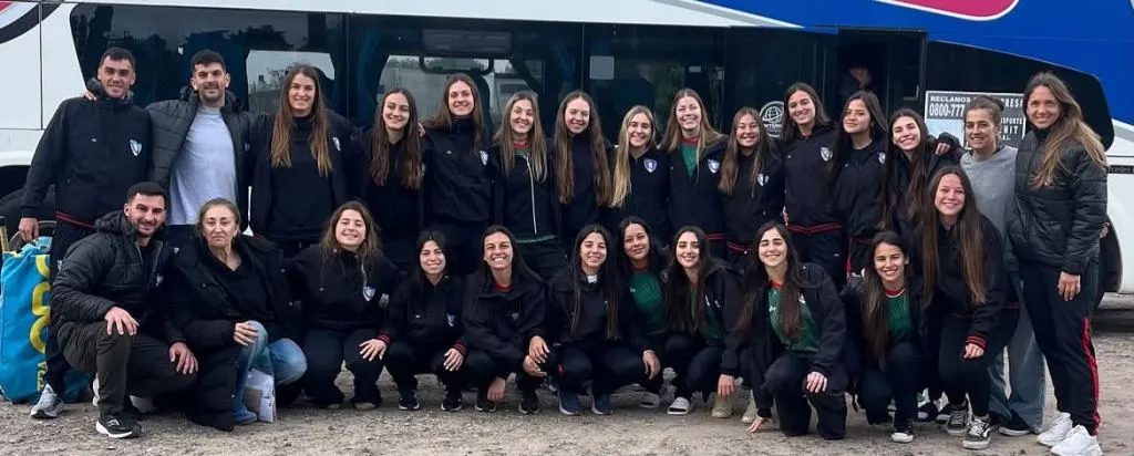 Hockey sobre césped: el seleccionado mayor de damas de la FEH parte rumbo al nacional en Córdoba