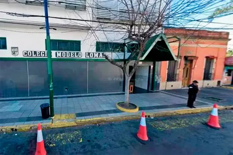 Imputaron a dos alumnos de 15 años por crear fotos de compañeras desnudas con IA