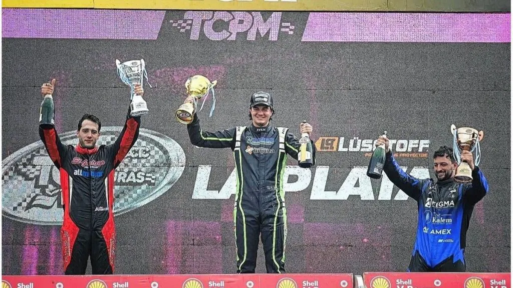 Iñaki Arrías volvió a ganar en el TC Pista Mouras y acaricia el título