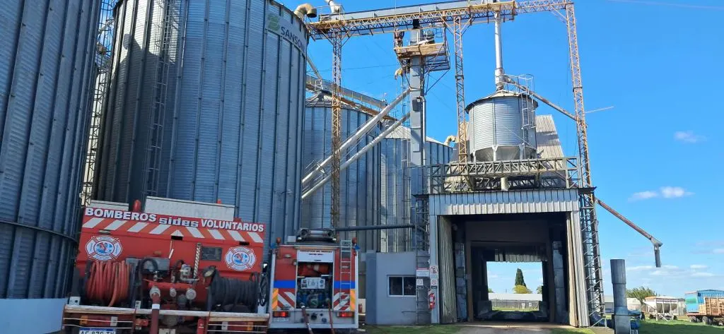 Incendio instalaciones del ACA de ruta 14