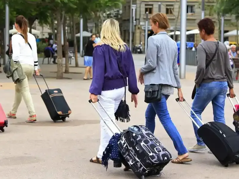 INDEC: en septiembre ingresaron más turistas a la Argentina, pero hubo más salidas al exterior