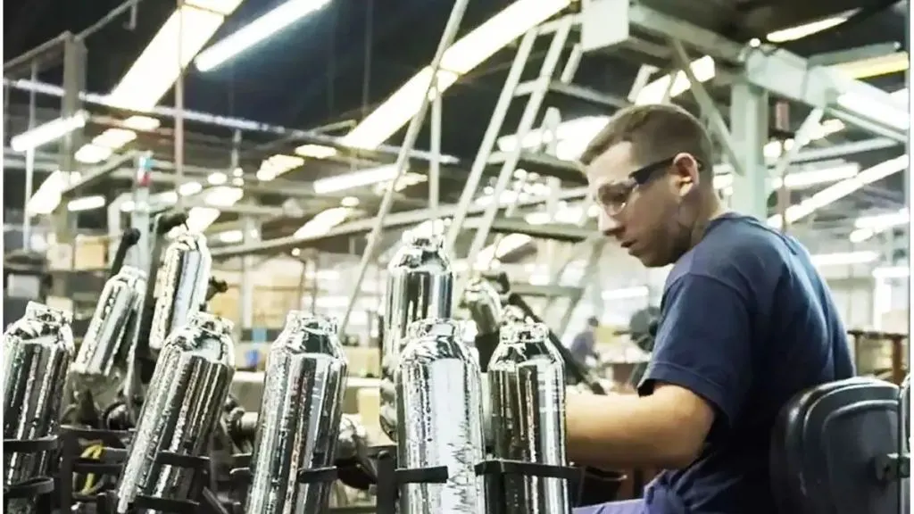 Indec: la industria manufacturera sigue en terreno negativo