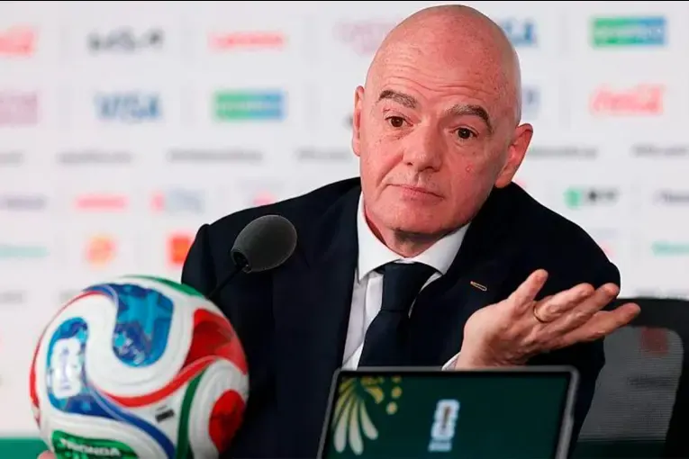 Infantino pidió disculpas por el intento de vender los derechos comerciales del Mundial
