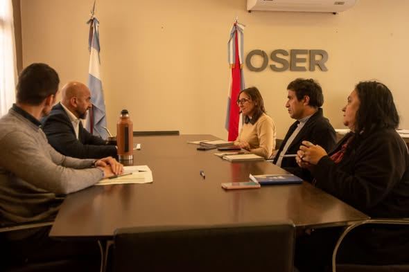 Integrantes de AGMER se reunieron con el presidente de la OSER