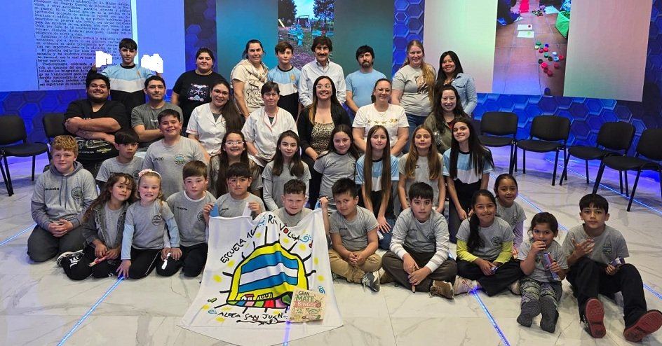Integrantes de la Escuela Nº 160 “Río Volga” de Aldea San Juan cuentan proyectos e invitan al “Gran Mate Bingo”