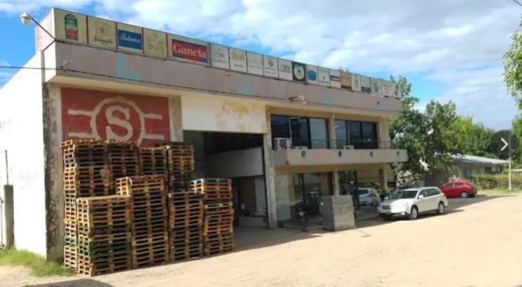 Intentó abrir el baúl de un auto y escapó al ser advertido por un policía