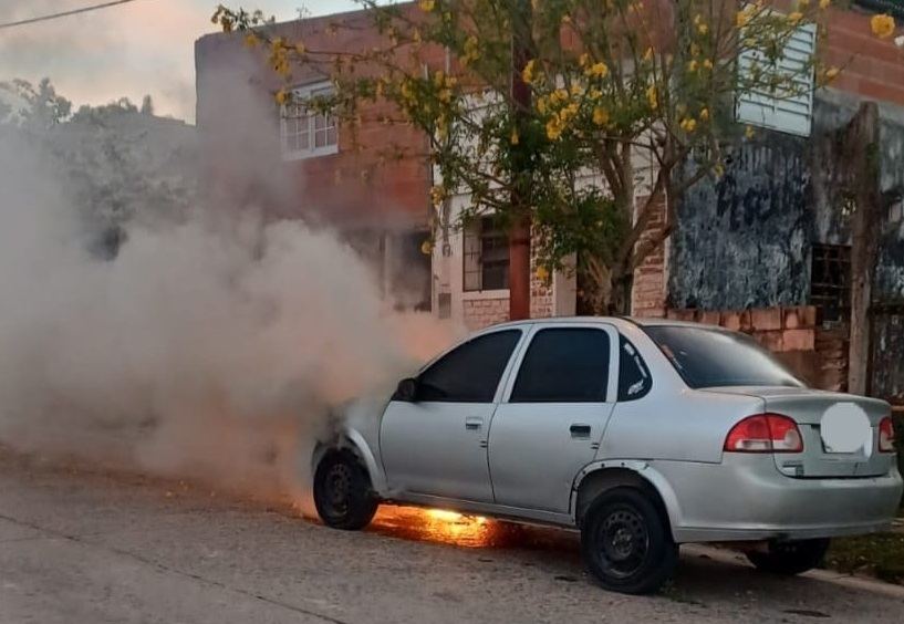 Intervención en Diamante por incendio en un vehículo
