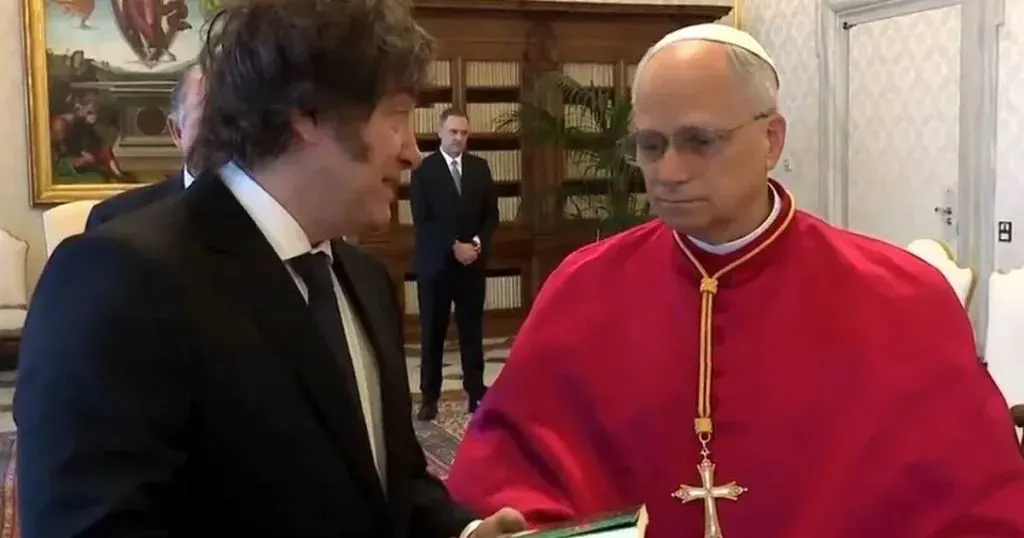 Javier Milei expresó su apoyo al papa León XIV ante su próxima intervención quirúrgica