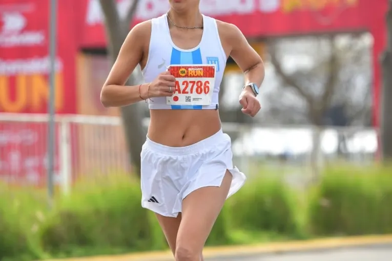 Joana Navarrete gana la McDonald’s 10K en una fiesta del running en Vicente López