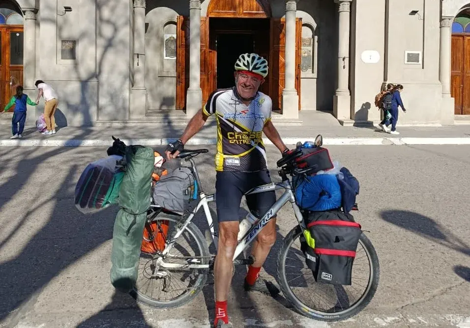 Jorge Soto se cayó y tuvo que abandonar su travesía en bicicleta por Entre Ríos