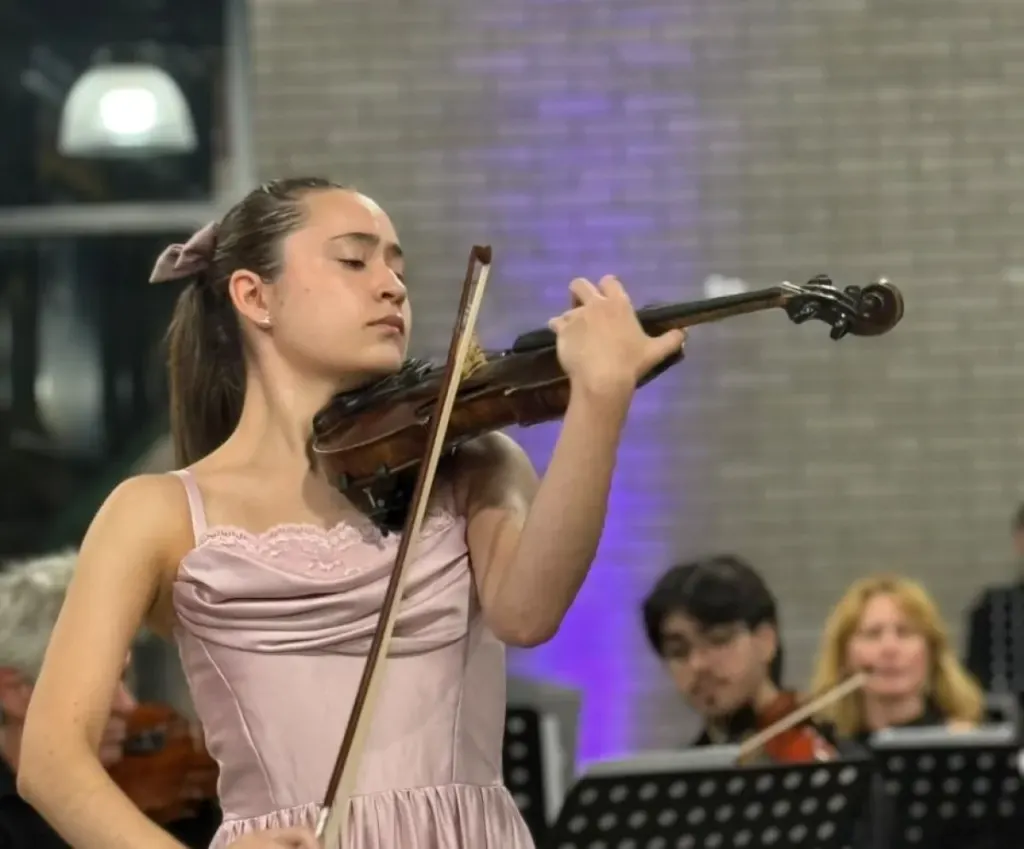 Josefina Martin y Emiliano Rivarola ofrecerán un concierto de violín y piano en Concepción del Uruguay