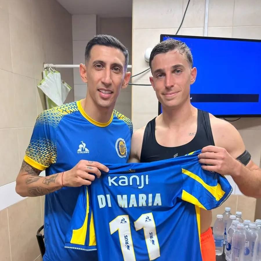 Juan Luis Alfaro se llevó la camiseta de Ángel Di María tras el empate entre Banfield y Rosario Central