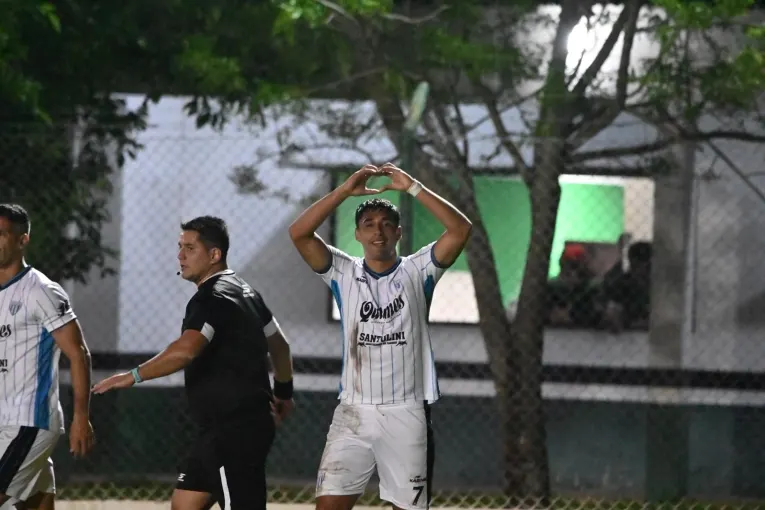 Juventud Unida dio el golpe en Las Achiras y quedó a un paso de las semifinales